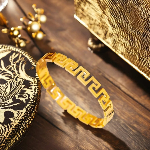 Amezing Stlee Bangle